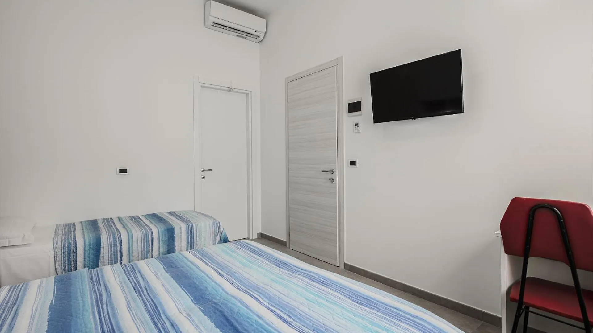 Hotel Flora Cesenatico 3*,
