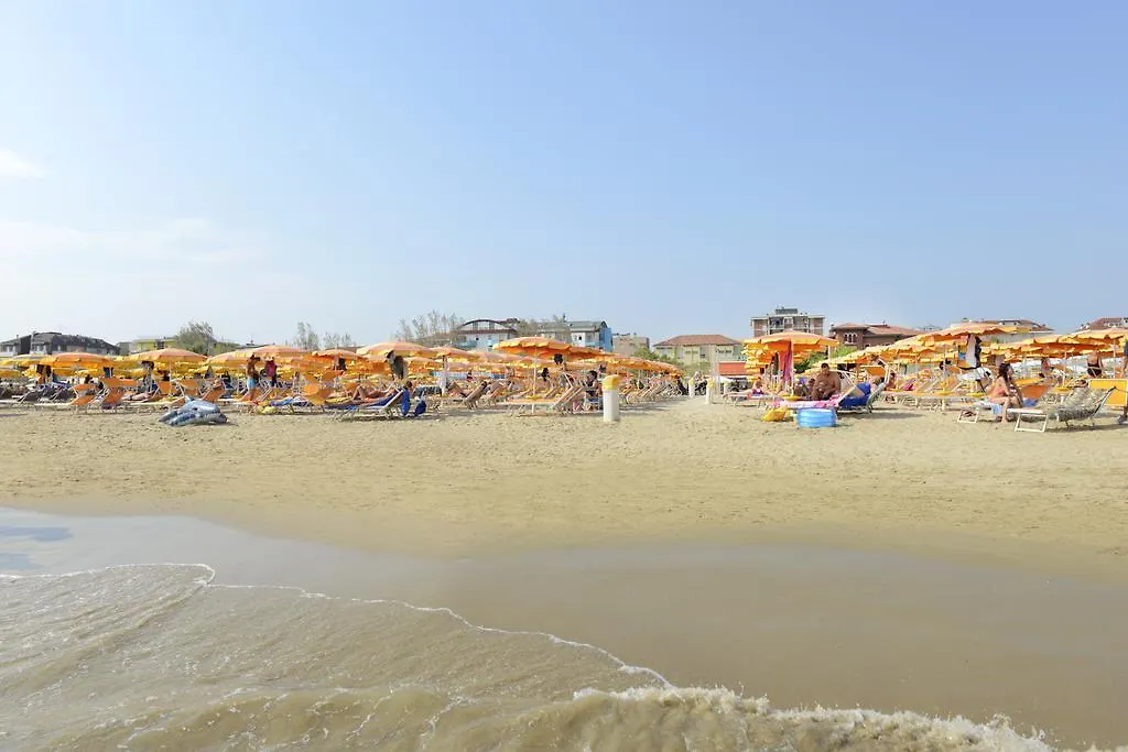 ***  Hotel Flora Cesenatico Italia