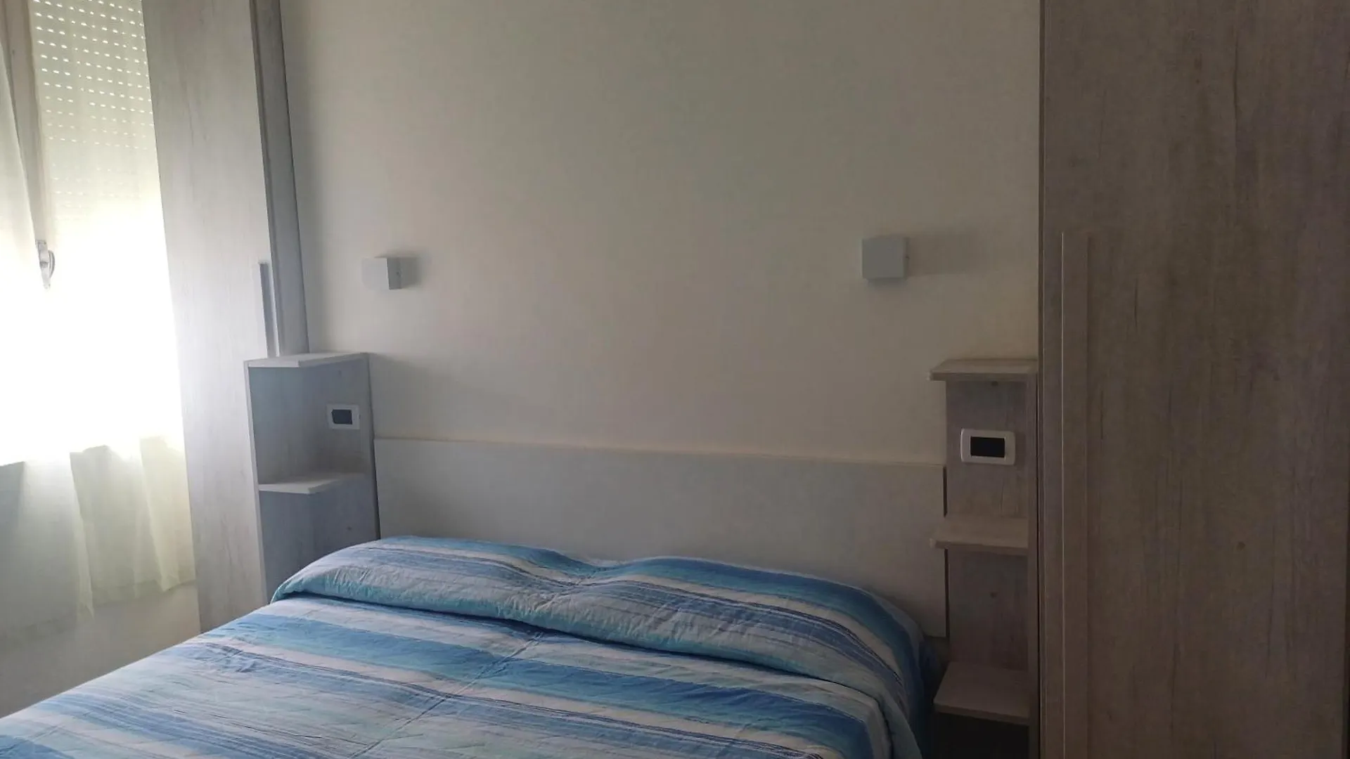 Hotel Flora تْشيزيناتيكو
