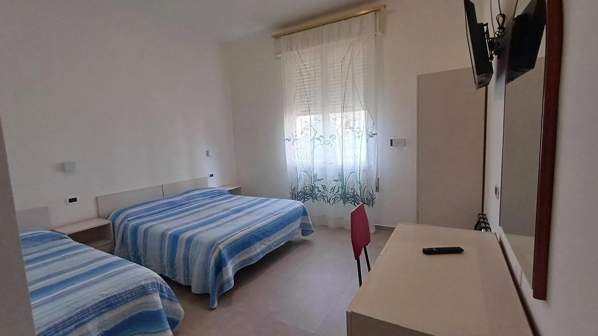 Hotel Flora تْشيزيناتيكو 3*,