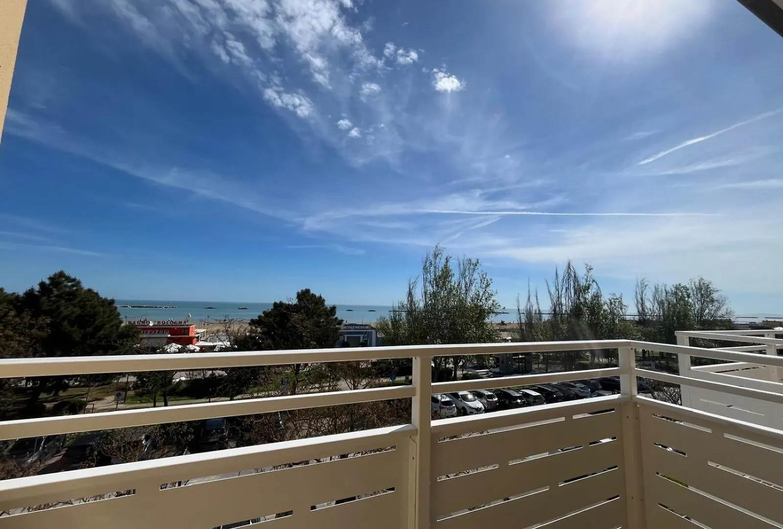 Hotel Flora تْشيزيناتيكو