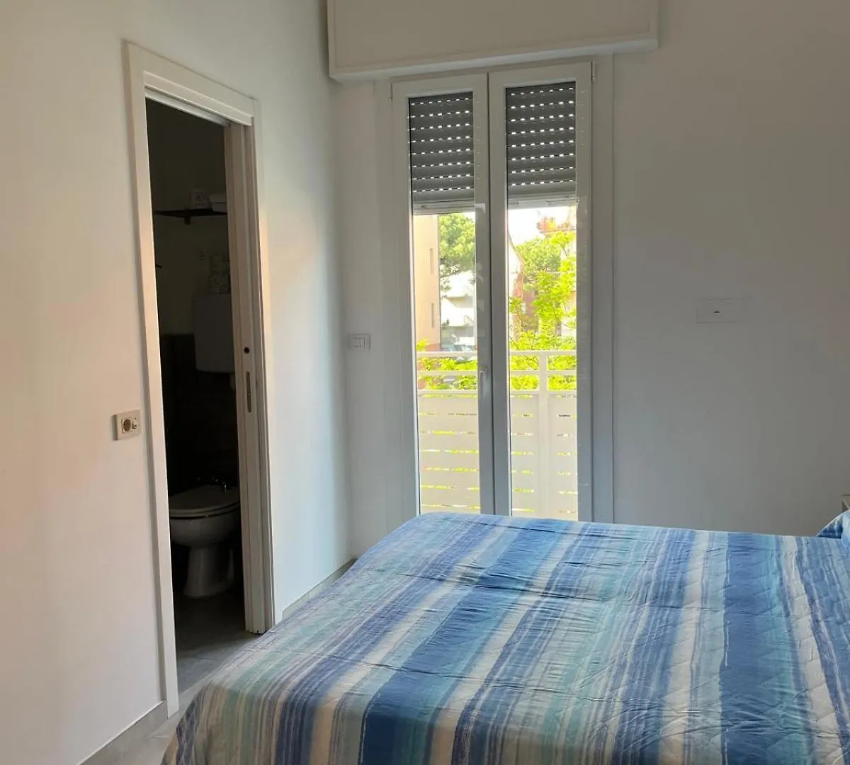 Hotel Flora تْشيزيناتيكو