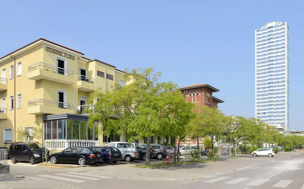 Hotel Flora تْشيزيناتيكو 3*,  إيطاليا